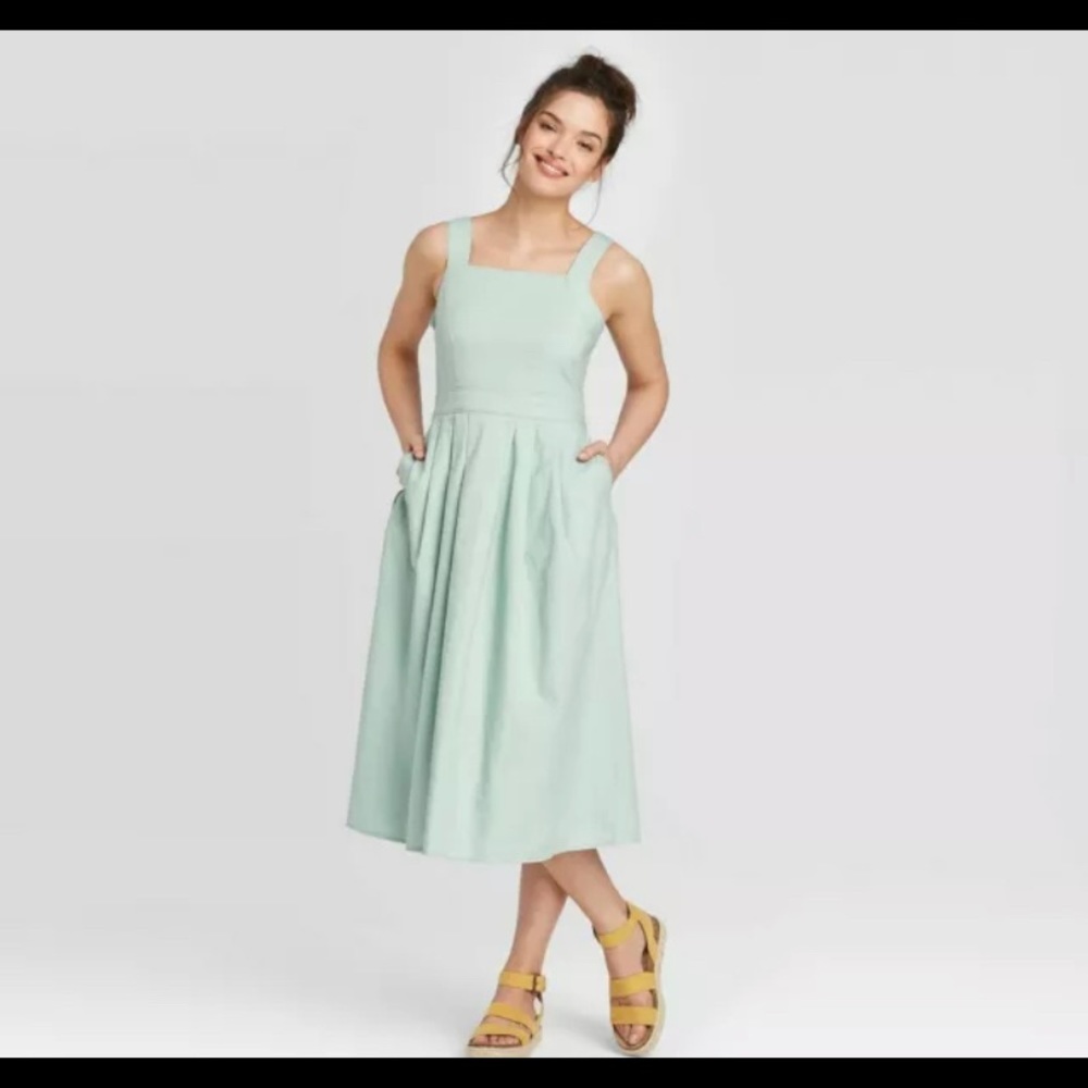 Women's Pleated Sleeveless Universal Thread dress